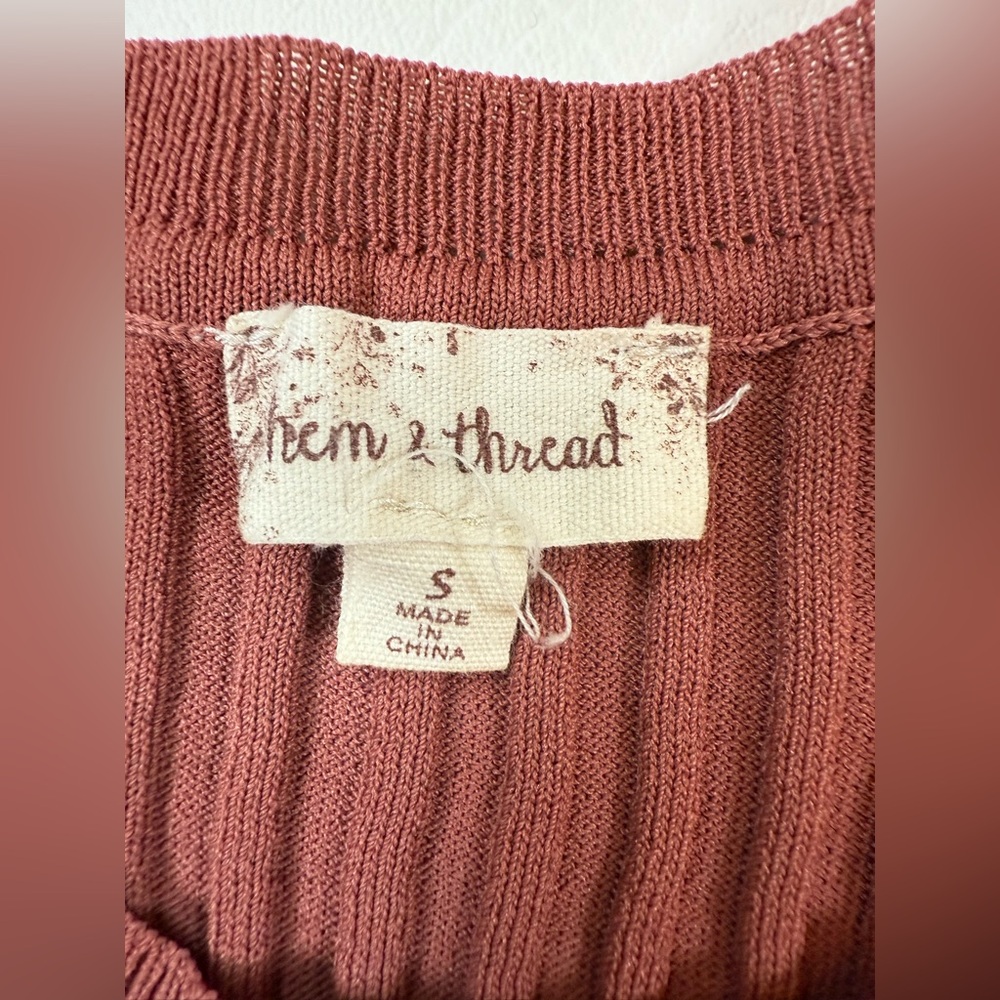 Hem and Thread Ribbed Sleeveless Sweater S Pink Lettuce Ruffle Edge (bin FF) - Picture 3 of 6